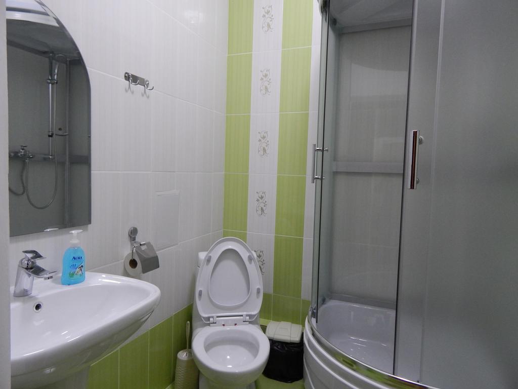 Hotel Sky House Astana Habitación foto