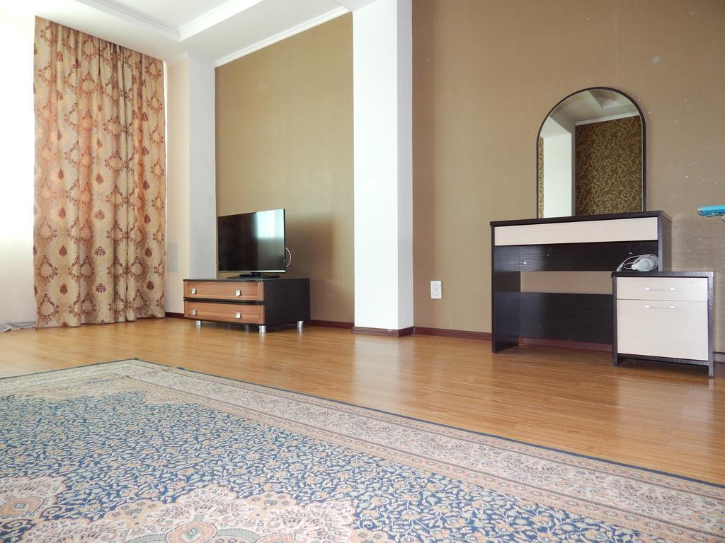 Hotel Sky House Astana Habitación foto
